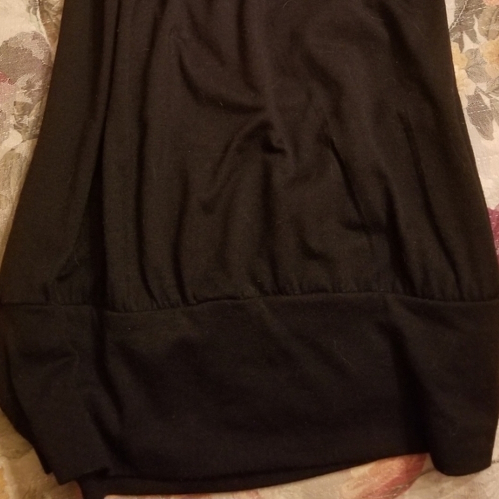 Set Of Two Versatile Tops! - Picture 7 of 8